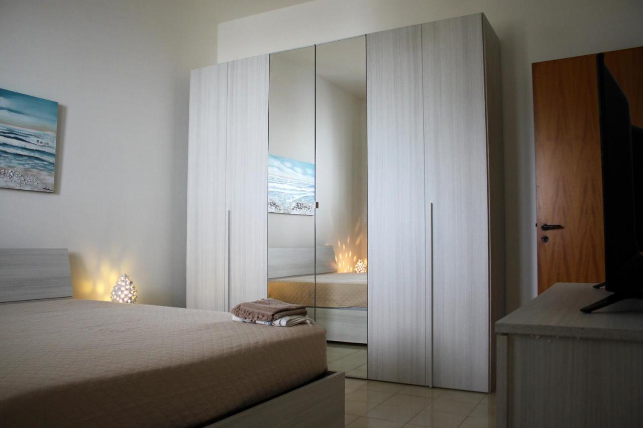 Giu Al Mar - Apartment Porto Cesareo Eksteriør billede